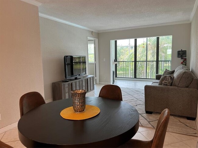 Foto del edificio - 2220 N Cypress Bend Dr