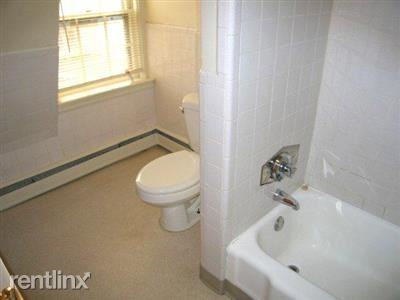 Building Photo - Studio, 1 bath  - 17 Highland Ave
