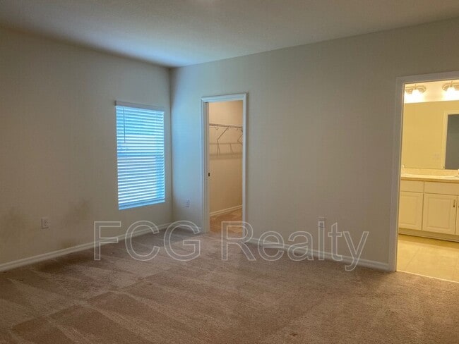 Building Photo - 137 Hamlet Lp