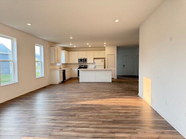 Foto del edificio - 429 Cottrell Ln