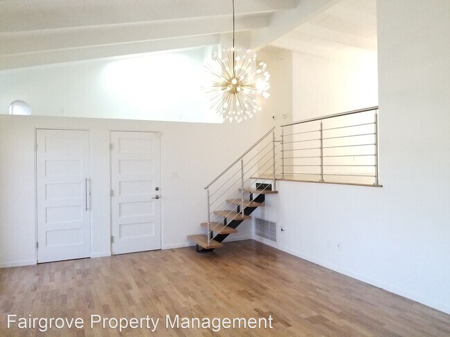 Building Photo - 3 br, 2 bath House - 3835 La Cresta Drive