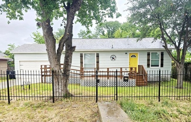 Building Photo - 6114 Torreon St