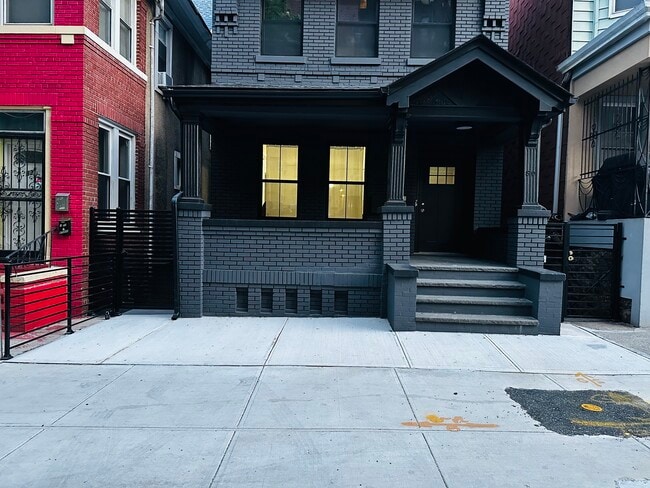 Foto del edificio - 80 Sunnyside Ave