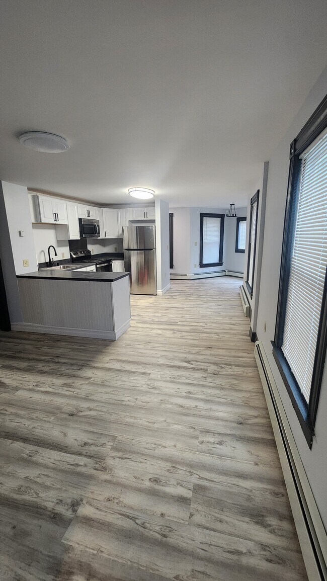 10 Hale St Unit Hale St. 1, Randolph, VT 05060 Apartments in