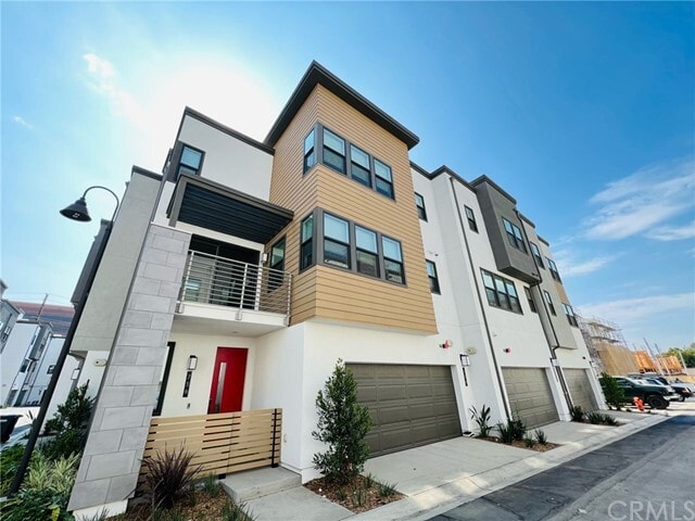 Building Photo - 756 S Grable Cir