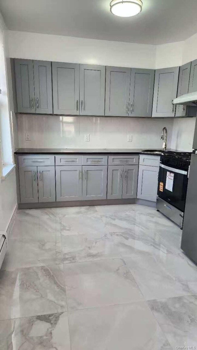 Foto del edificio - 12-39-39 116th St