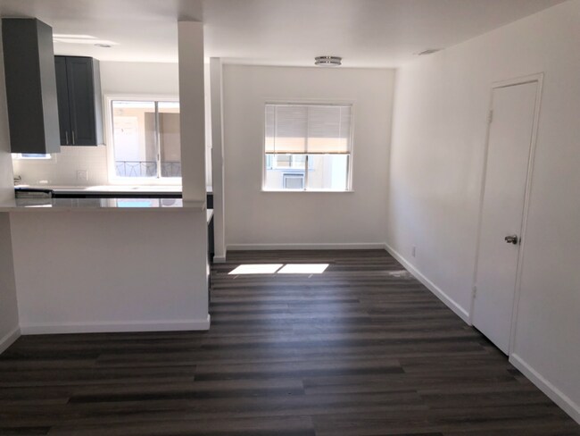 Foto del edificio - 1136 S Holt Ave