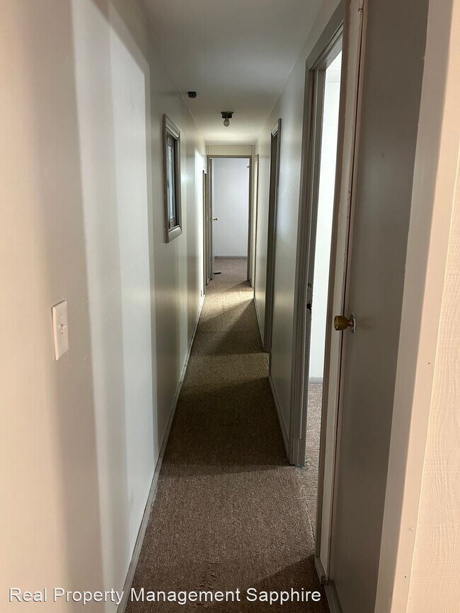 Foto del edificio - 3 br, 1 bath House - 465 Willoughby Lane