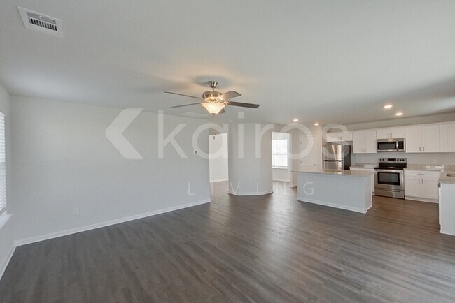 Building Photo - 141 Western Red Cedar Dr.