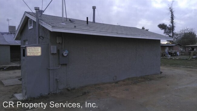 Building Photo - 606 W 11th St