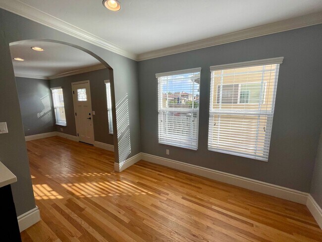 Foto del edificio - Stylish 2BD Golden Hill Gem | A/C, Bonus R...