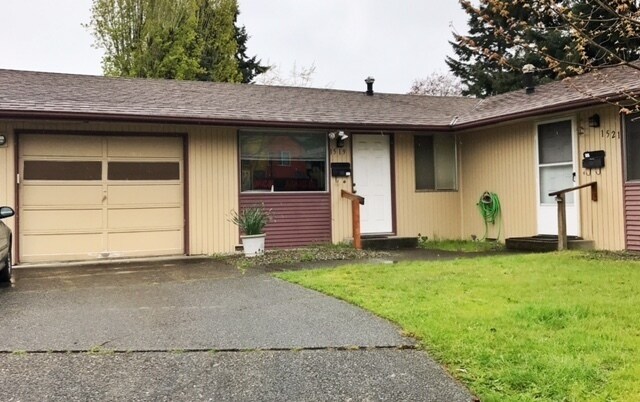 Foto principal - 2 Bed/ 1 Bath Duplex