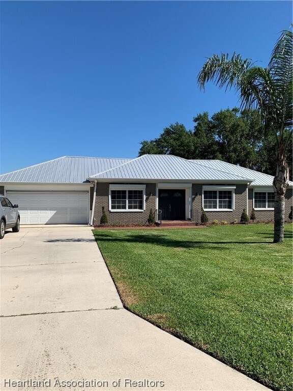 240 W Lake Trout Dr Avon Park, FL 33825 Alquileres en Avon Park, FL