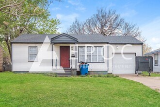 Building Photo - 1252 N Braden Ave