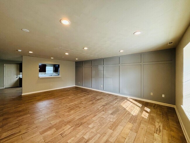 Building Photo - 1416 Christine Ct