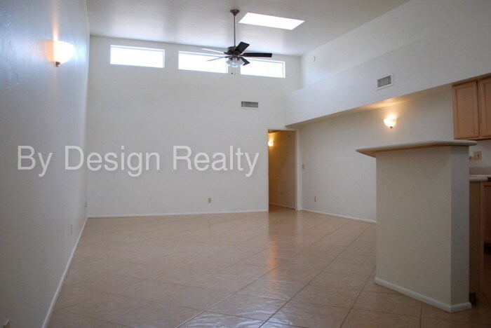 Primary Photo - Large East Side 2 Bed 2 Bath Townhome