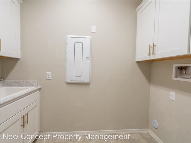 Foto del edificio - 4 br, 3.5 bath House - 13392 E Knipe Pl