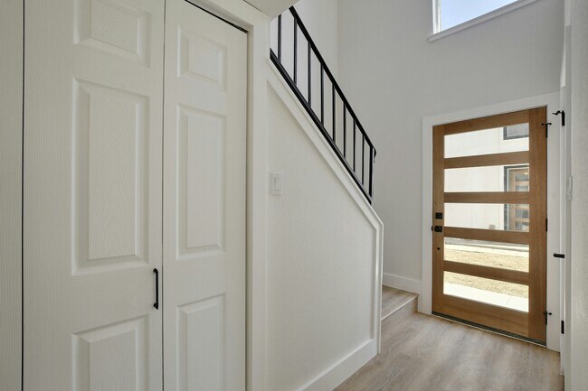 Foto del edificio - 1206 Hollow Creek Dr