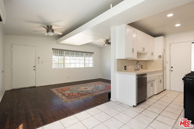 Building Photo - 12844 Short Ave