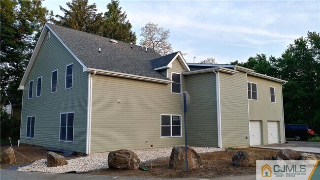 Building Photo - 503 Marlboro Rd