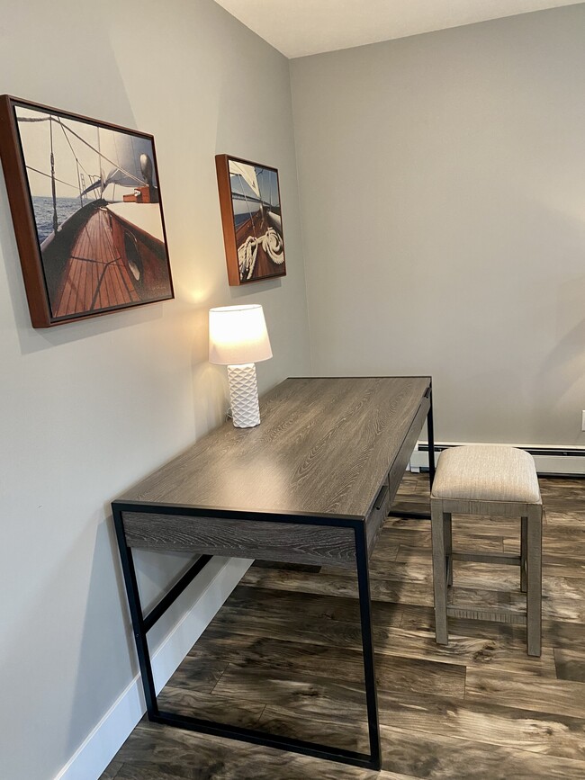 Dedicated Workspace - 116 N Oak St