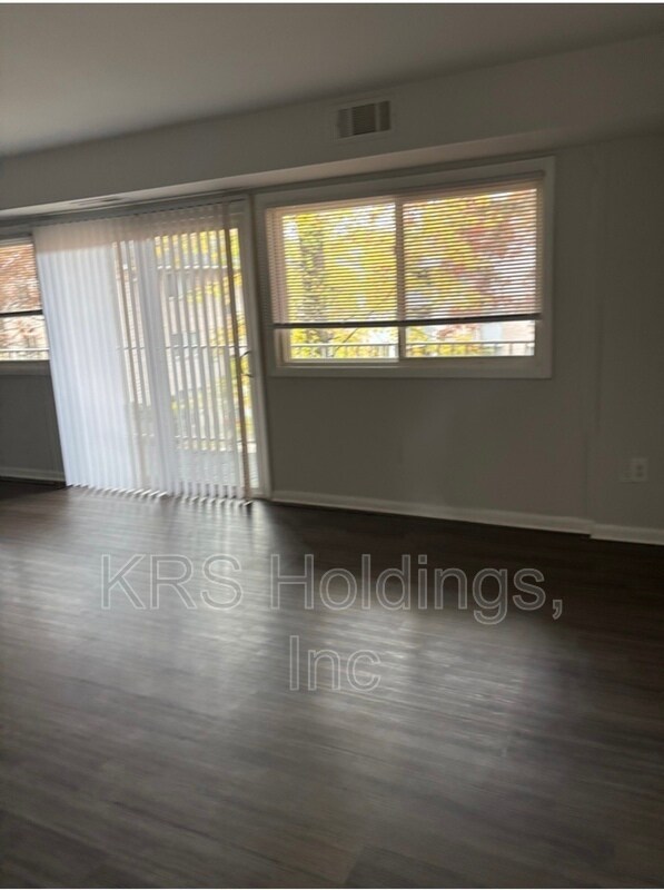 Foto del edificio - 800 Brook Hill Rd