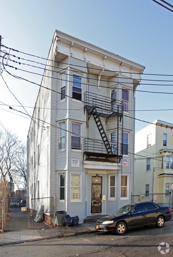 Primary Photo - 163 Highland Ave