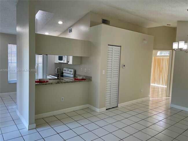 Foto del edificio - 11050 SW 152nd Ct