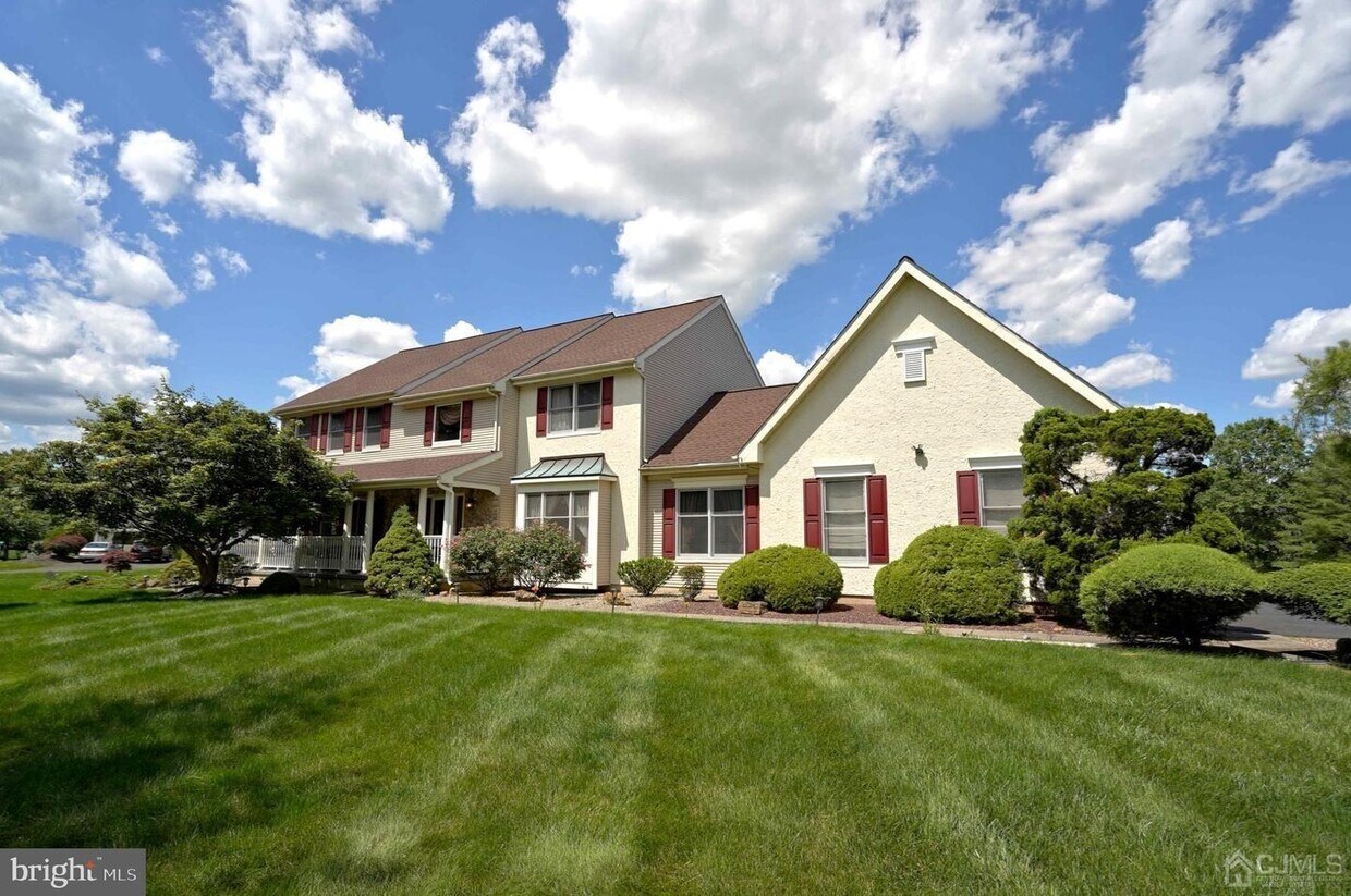 Foto principal - 11 Endicott Ln