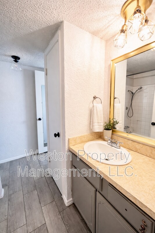 Foto del edificio - 6054 Northwest Expy