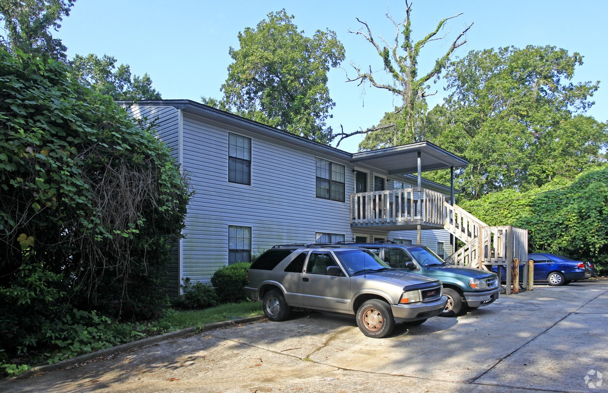Building Photo - 704 Pointe Ct
