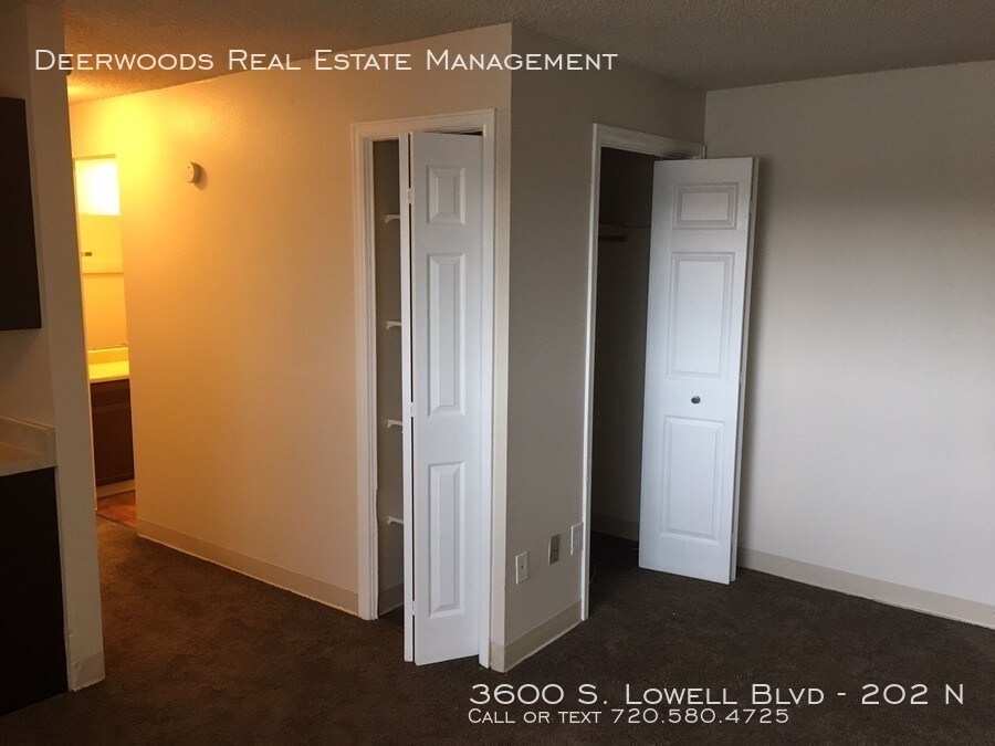 Primary Photo - 3600 S Lowell Blvd