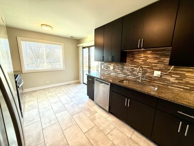 Building Photo - 298 Maplewood Ct