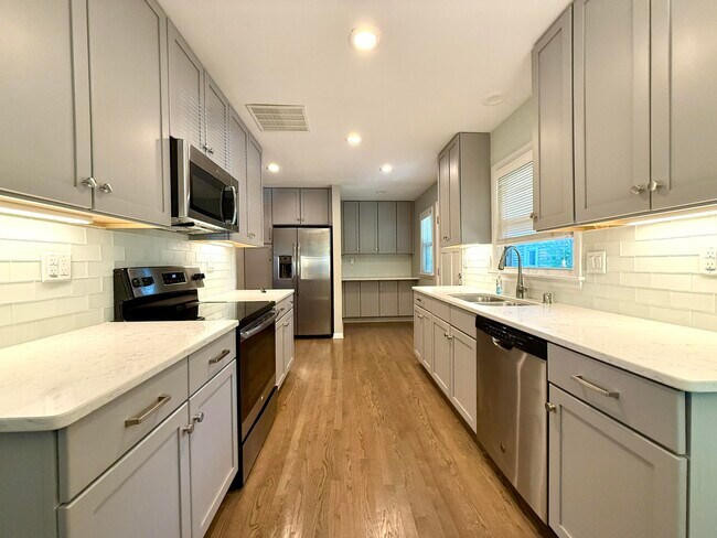 Building Photo - 5663 N Consaul Pl