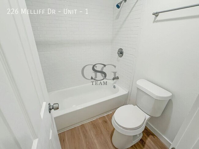 Building Photo - 226 Melliff Dr