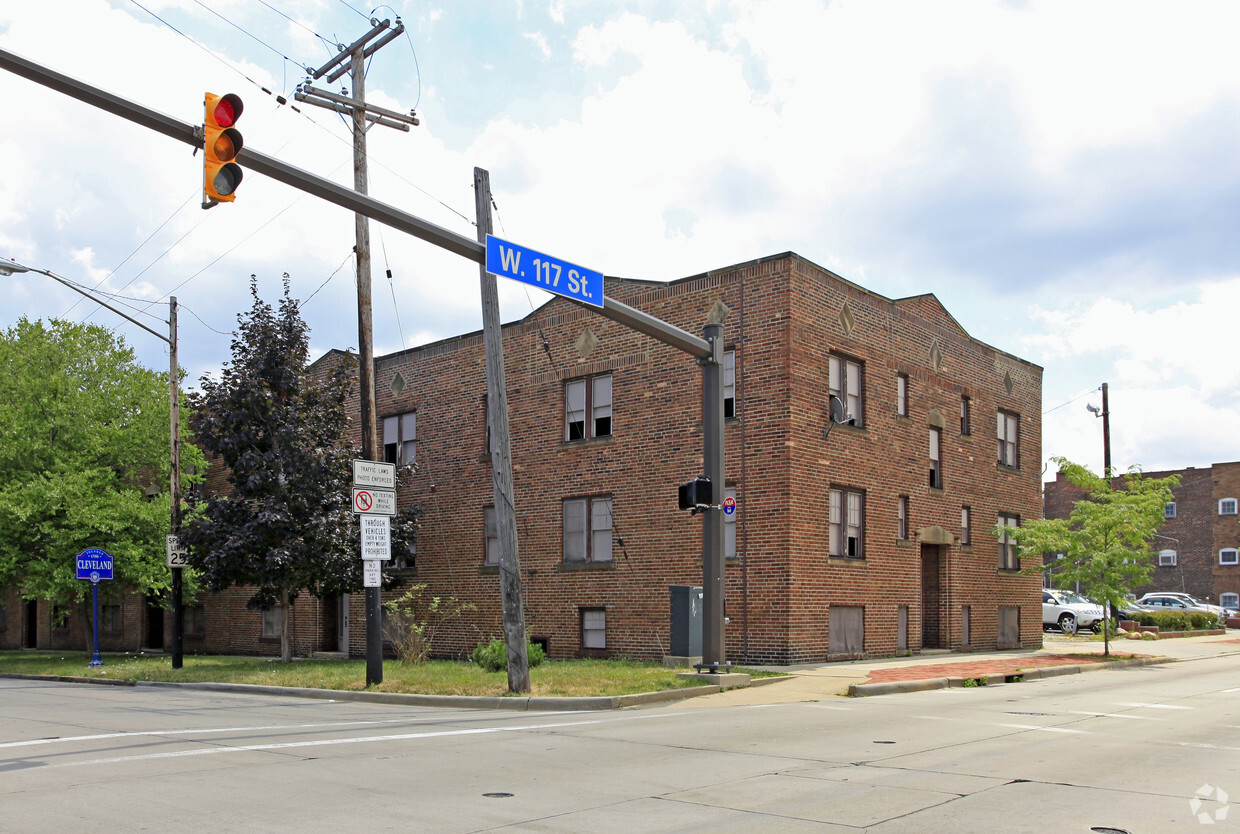 700 W 180th St - The Franklin Apartments