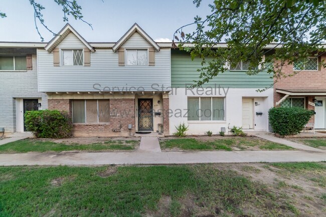 Building Photo - 4544 N 15th Ave