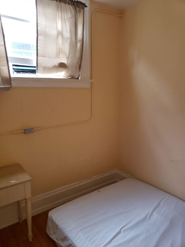Room Example - 152 6th St