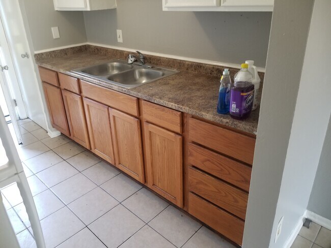 Foto del edificio - 5152 Markwood Ln