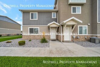 Building Photo - 734 E 550 S