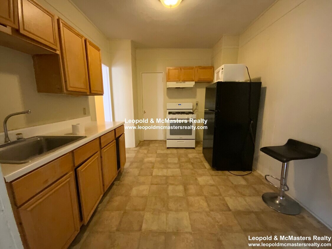 Primary Photo - 10 Allston St