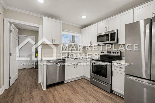 Foto del edificio - 316 Henry Aaron Ave SW