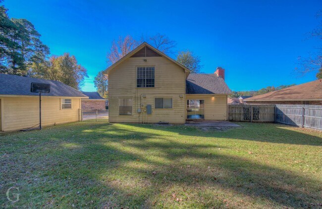 Foto del edificio - 4 Bedroom 2 bathroom