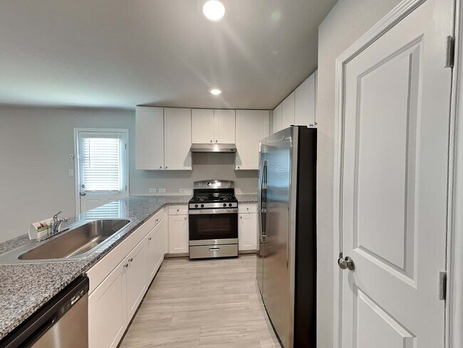 Building Photo - 14955 Watson Mill