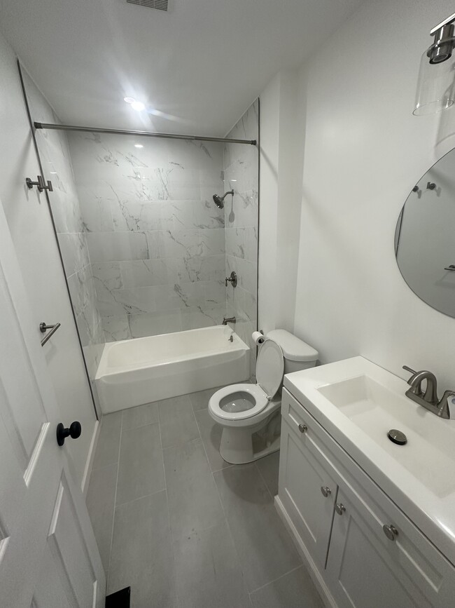 Unit 1 - Bathroom - 1 Mill St