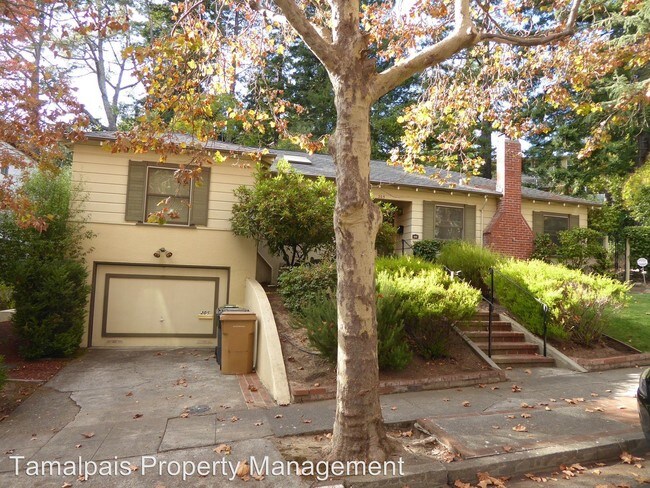 Building Photo - 2 br, 2 bath House - 205 Santa Margarita