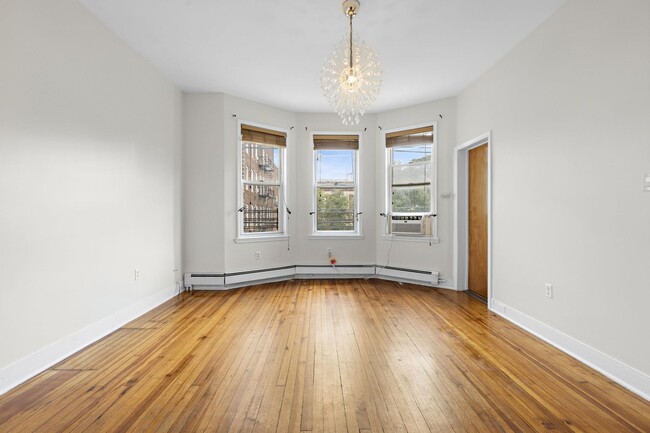 Building Photo - 308 52nd St