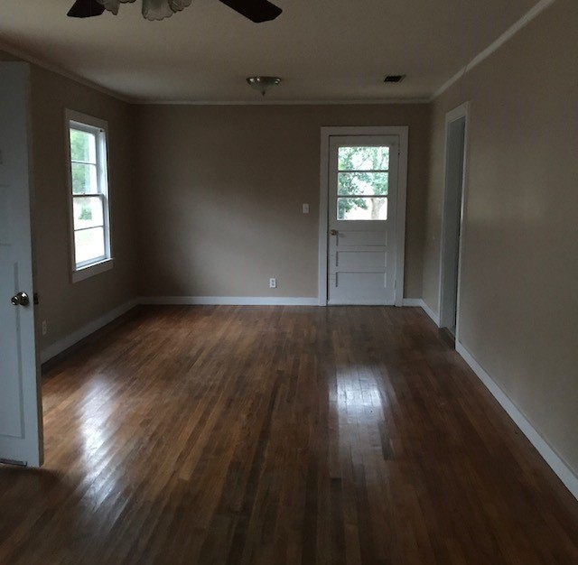 Foto del edificio - 2449 Thornton Rd