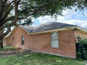 Building Photo - 2103 Kimberly Ln