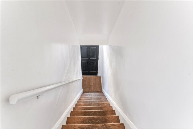 Staircase into unit - 1109 Meridene Dr